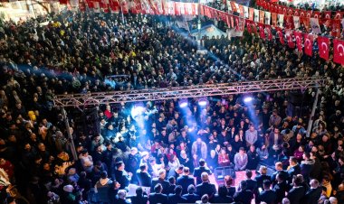 Turgutlu'da CHP Başkan Adaylarının Gövde Gösterisi