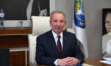 SALİHLİ BELEDİYE BAŞKANI MAZLUM NURLU BAŞKAN YARDIMCILARININ GÖREV DAĞILIMINI YAPTI